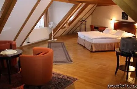 Charles Bridge Heritage By Salvator 4*