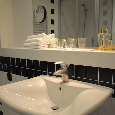Aparthotel Charles Bridge Heritage By Salvator Praga