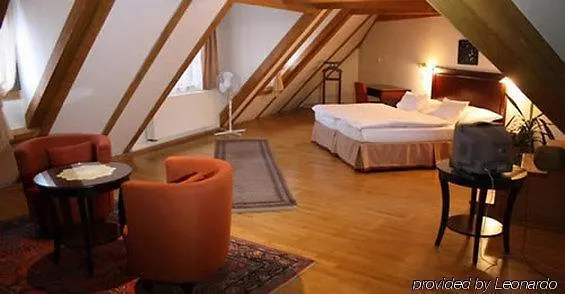 Charles Bridge Heritage By Salvator 4*