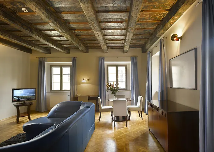 Charles Bridge Heritage By Salvator 4* 프라하