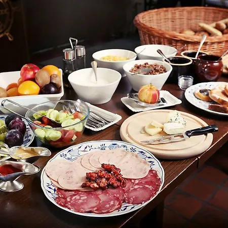 Aparthotel Charles Bridge Heritage By Salvator 4*