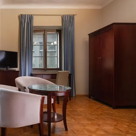 Charles Bridge Heritage By Salvator Aparthotel 4*