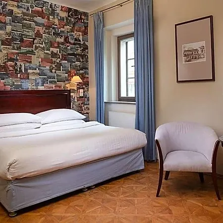 Charles Bridge Heritage By Salvator Apart Otel Prag