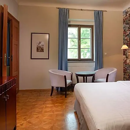 Charles Bridge Heritage By Salvator Apart Otel 4*