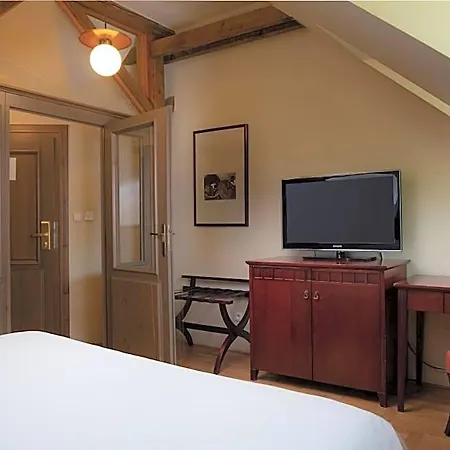Charles Bridge Heritage By Salvator Aparthotel
