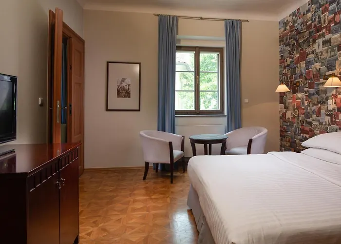 Charles Bridge Heritage By Salvator Aparthotel 4*