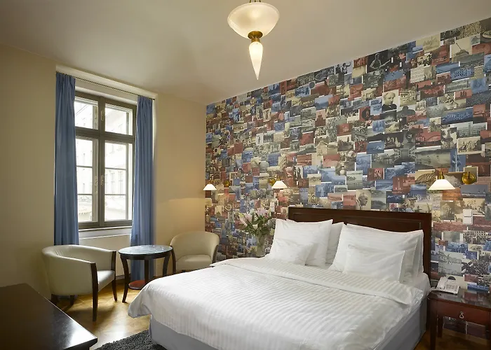 Aparthotel Charles Bridge Heritage By Salvator 4*