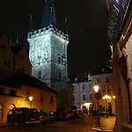 Charles Bridge Heritage By Salvator 公寓式酒店 4*