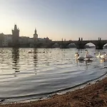 公寓式酒店 Charles Bridge Heritage By Salvator 布拉格