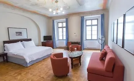 Charles Bridge Heritage By Salvator 4* 프라하