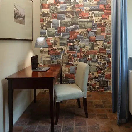 Charles Bridge & By Sivek Hotel apartamentowy Praga