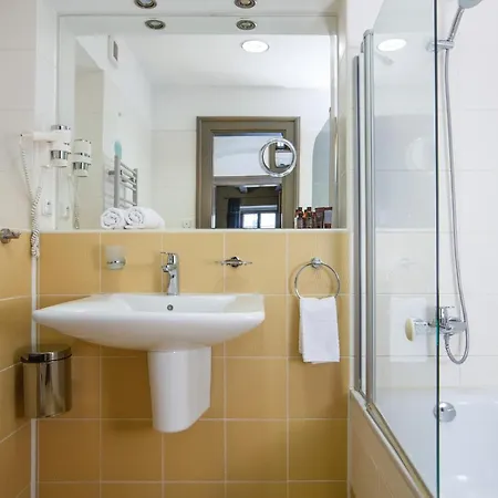 Aparthotel Charles Bridge Heritage By Salvator 4*