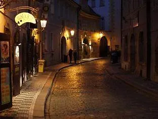 Aparthotel Charles Bridge Heritage By Salvator 4*