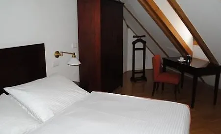 Charles Bridge & By Sivek Hotel apartamentowy