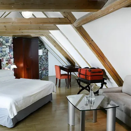 Aparthotel Charles Bridge Heritage By Salvator 4*
